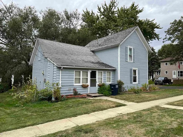 401 Day St, Parkersburg, IA 50665