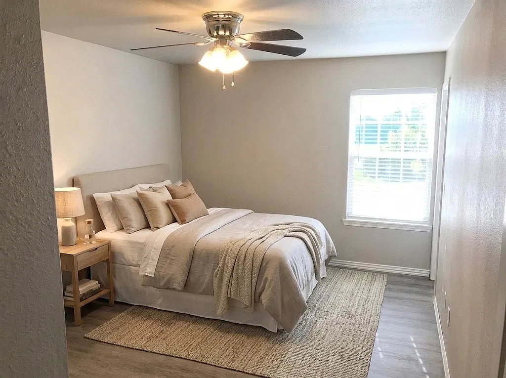 1384 N Dawn Dr — Photo 2