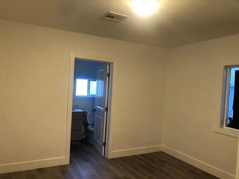 Acacia Ave — Photo 6
