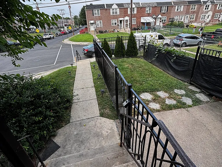 Fenced in front yard/patio
