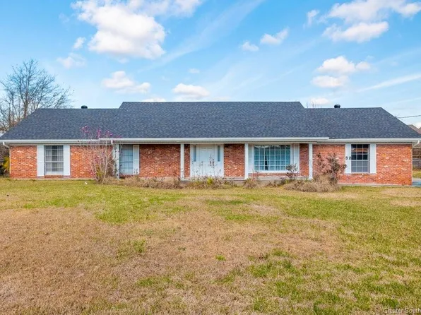 52 Horseshoe Ln, Sulphur, LA 70663