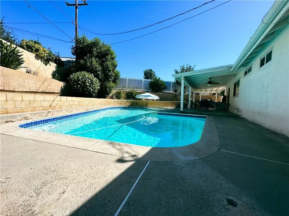 3448 Fisher St, Highland, CA 92346