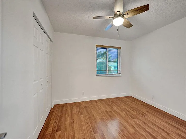 9845 Riverside Dr #8-28 — Photo 20