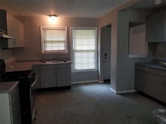 4th image of 1422 Highland St