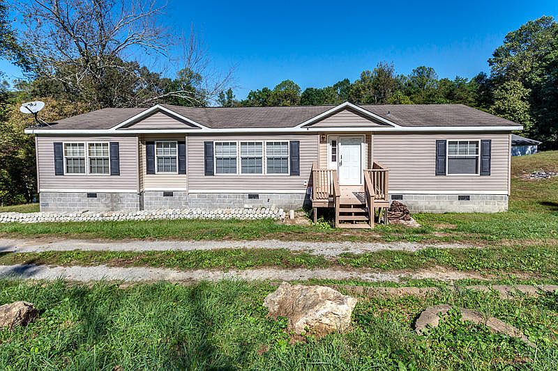 1st image of 525 Hollingsworth Ln