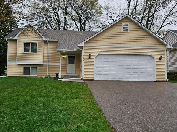 1799 Hilo Ave N, Oakdale, MN 55128