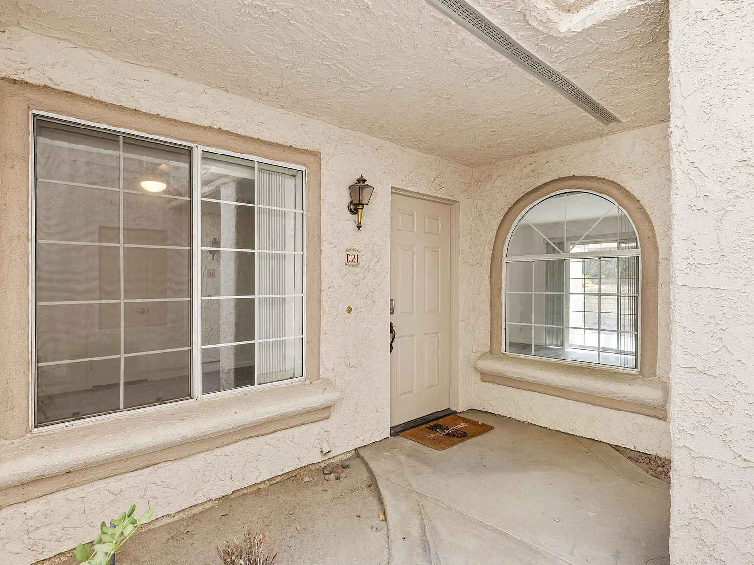 2 bed, 1175 sqft, $2,400 — Photo 2