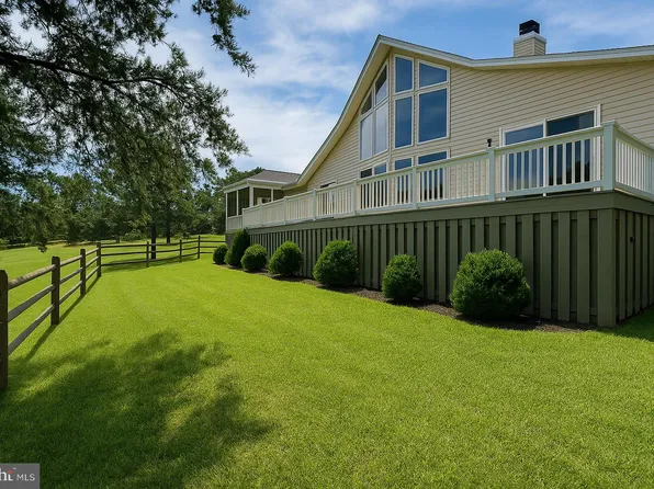 477 Wampum Ln, Hedgesville, WV 25427