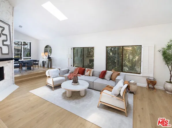 1434 Greenfield Ave APT 303, Los Angeles, CA 90025
