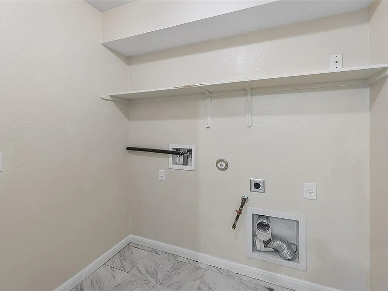 18436 Weatherby Ln — Photo 12