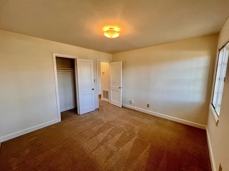 2731 Lawndale Rd — Photo 6
