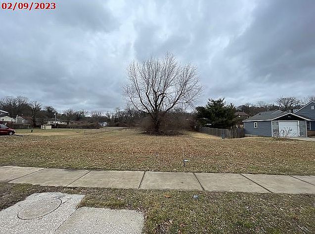 2nd image of 1009 Chambers Rd