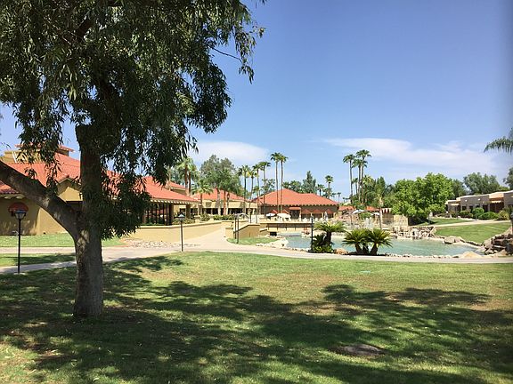 Pools/Clubhouse