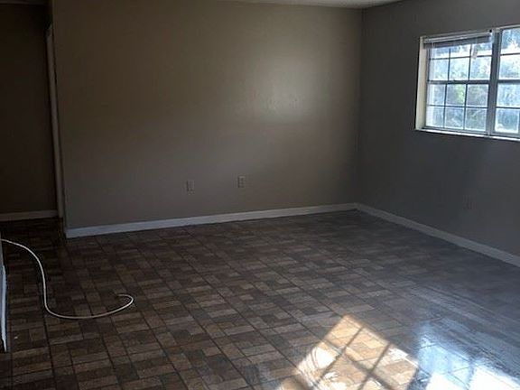 2nd image of 2516 Chestnut Woods Dr