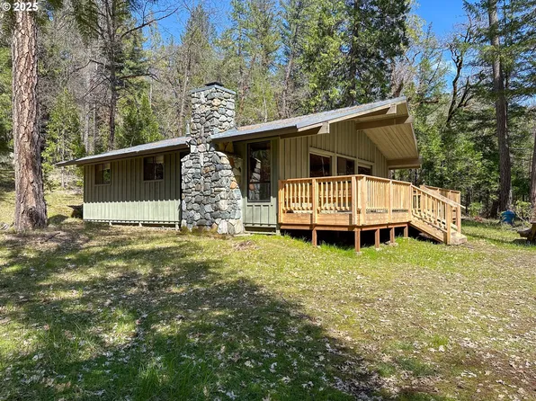 18000 Illinois River Rd, Selma, OR 97538