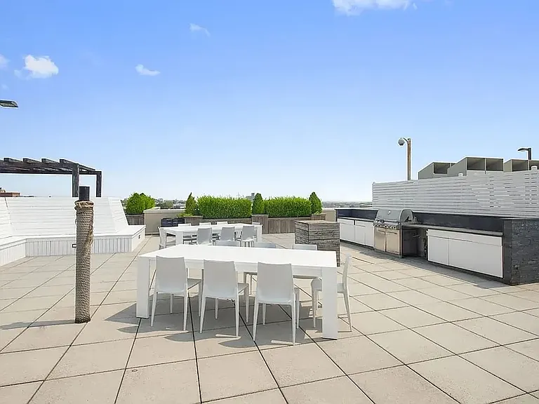 301 Sullivan Pl #F2 — Photo 6