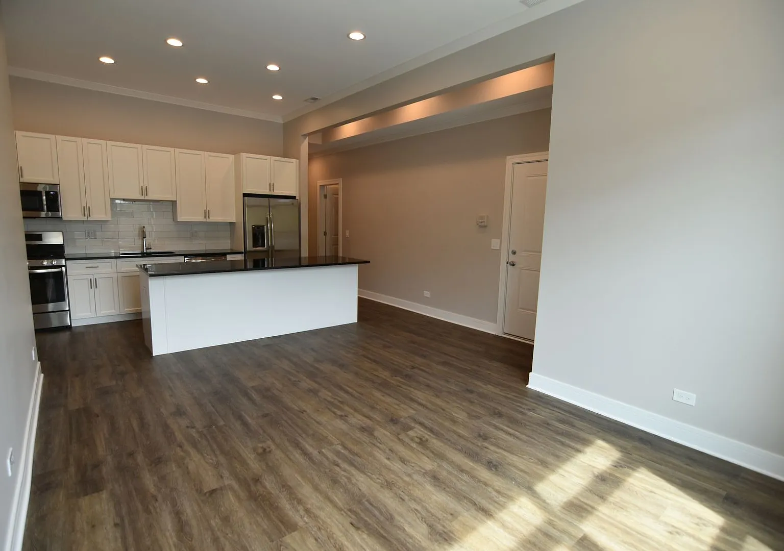 3212 N. Halsted — Photo 3