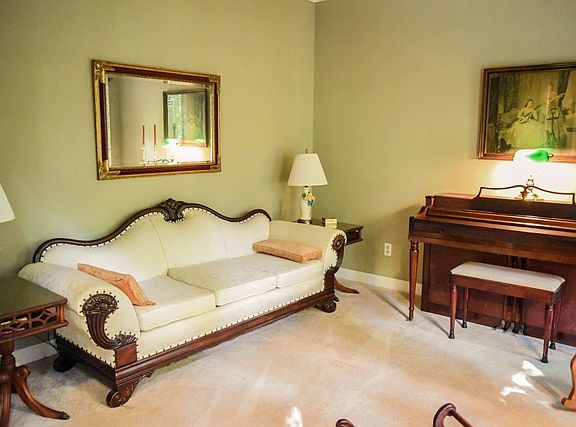 4th image of 203 Twisted Oak Dr