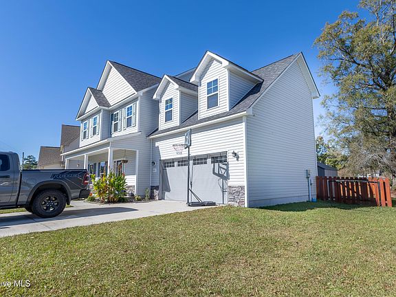 3rd image of 211 Holly Grove Court E