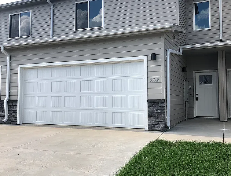 5712 E Avett Pl — Photo 1