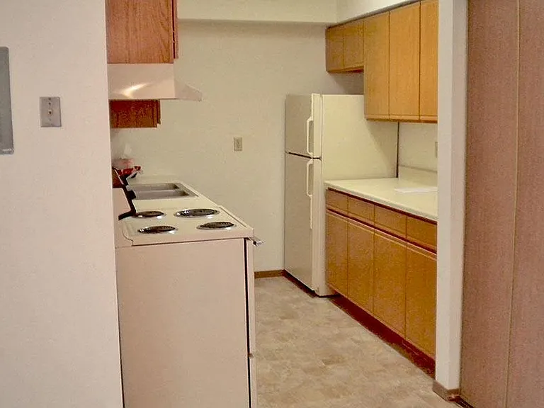413 Johnson Ave SW — Photo 4