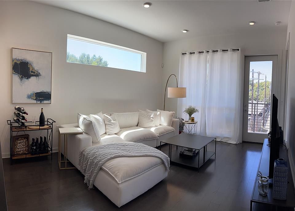 1st image of 207 W Johanna St #309