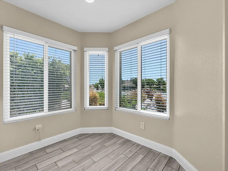 501 Roosevelt St — Photo 21