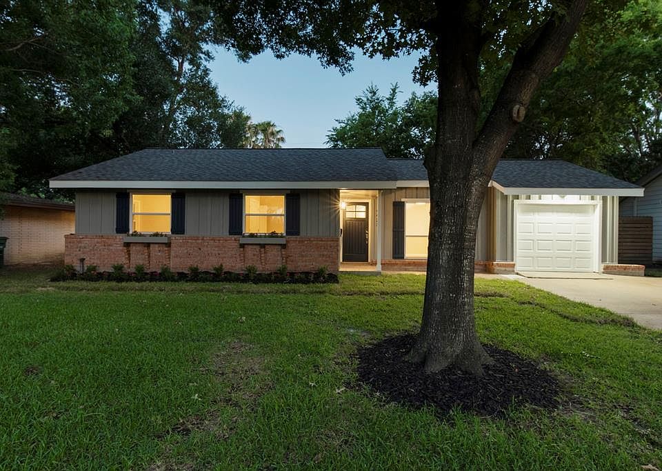 1st image of 4423 Marlborough Dr
