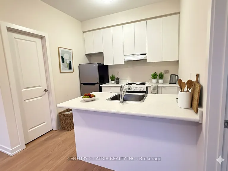 237 Webb St #COACH HOUSE — Photo 4