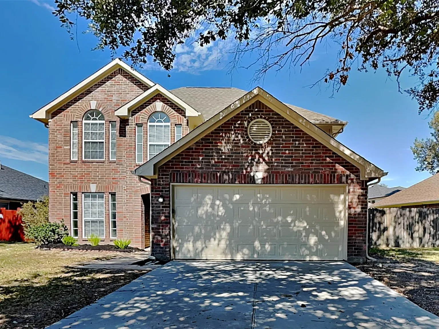 4 bed, 2.5 bath, 2377 sqft, $2,250 — Photo 1