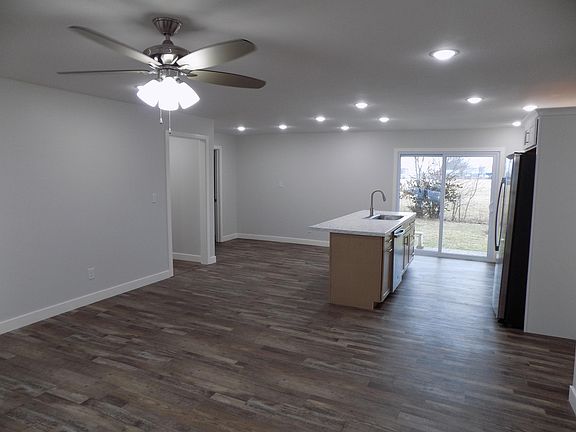 3rd image of 760 Tidball Ave