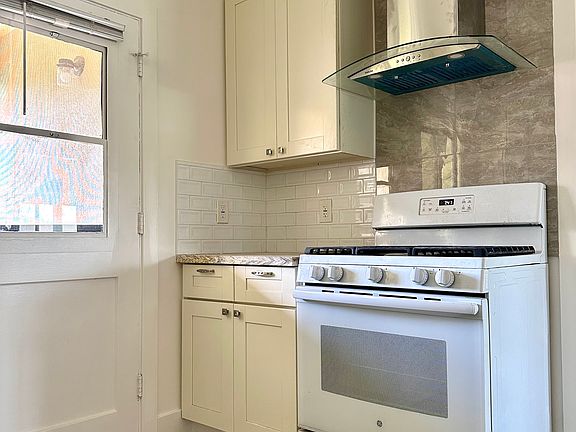 5th image of 431 Carroll St