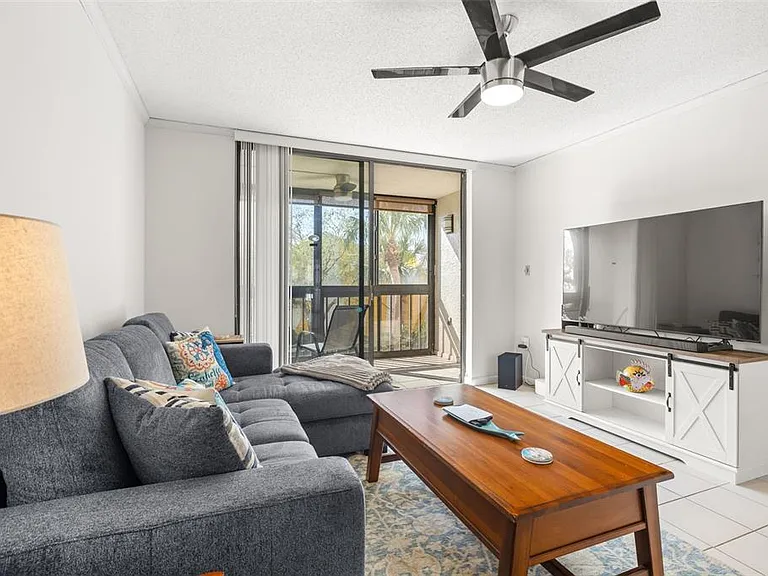 1316 Pasadena Ave S #204 — Photo 10