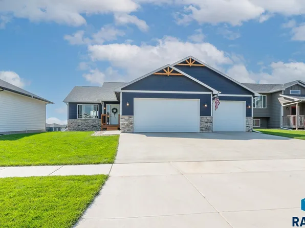7217 E 49th St, Sioux Falls, SD 57110