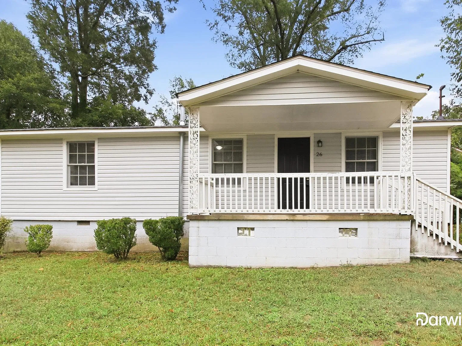 3 bed, 1.0 bath, 1008 sqft, $1,590 — Photo 1