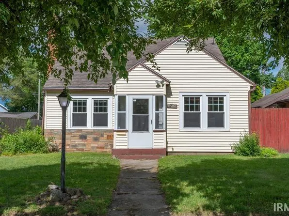 1249 Canton St, Elkhart, IN 46514