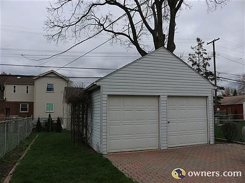 3rd image of 15816 Oceana Ave