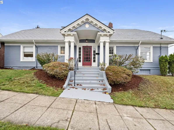 1215 15th St, Astoria, OR 97103