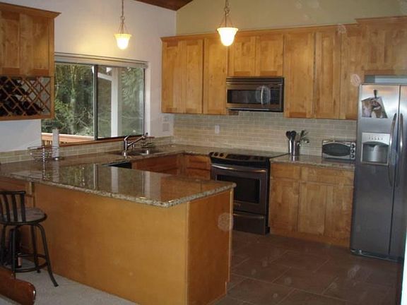 New Kitchen w/ Stainless