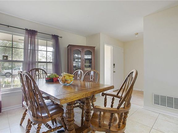 2nd image of 126 Ludlow Dr