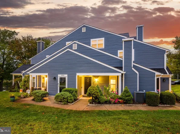 5882 Orchard Hill Ct S, Clifton, VA 20124
