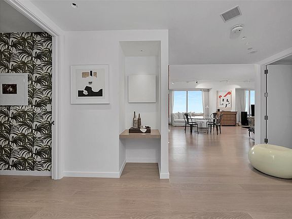 3rd image of 1425 Brickell Ave APT 61E