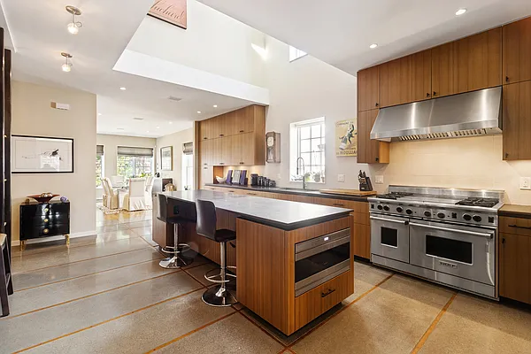 Sold by Keller Williams NYC | media 4