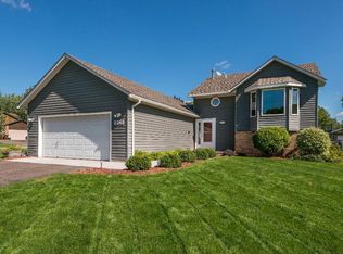 2261 Hale Ave N, Oakdale, MN 55128