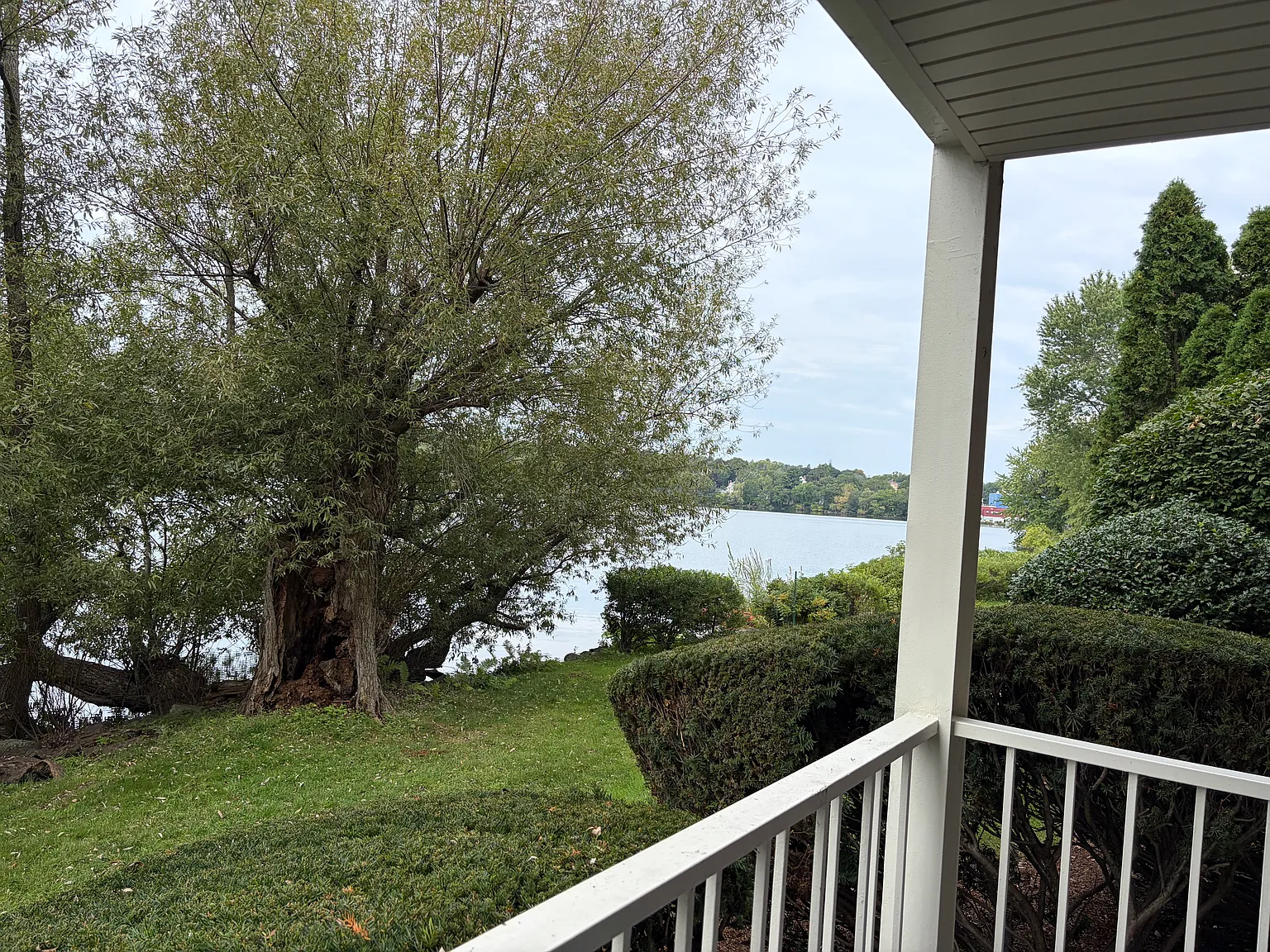 2 bed, 868 sqft, $2,975 — Photo 2