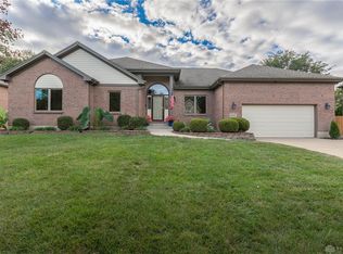 8629 Highmount Dr, Springboro, OH 45066