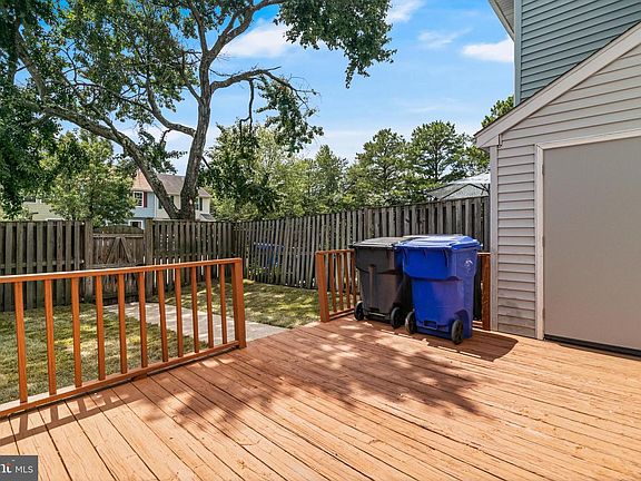 3rd image of 6206 Deerwood Ct