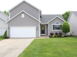 6683 Laurel Ln #139, Olmsted Falls, OH 44138