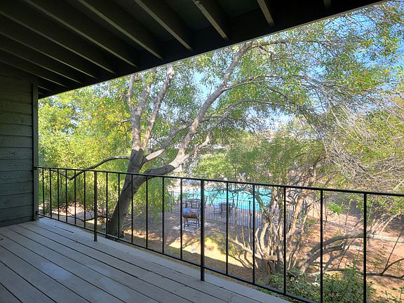 4th image of 1304 Mariposa Dr APT 212