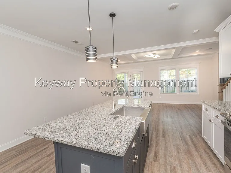 319 Sumac Trl — Photo 11